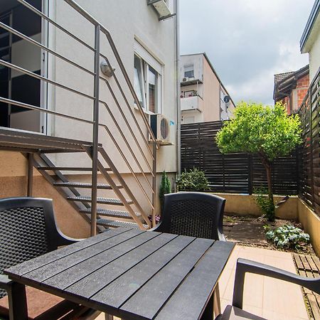 Flexible Selfcheckins 97 - Zagreb - Garden - Parking- Loggia - 2 Bedrooms Esterno foto