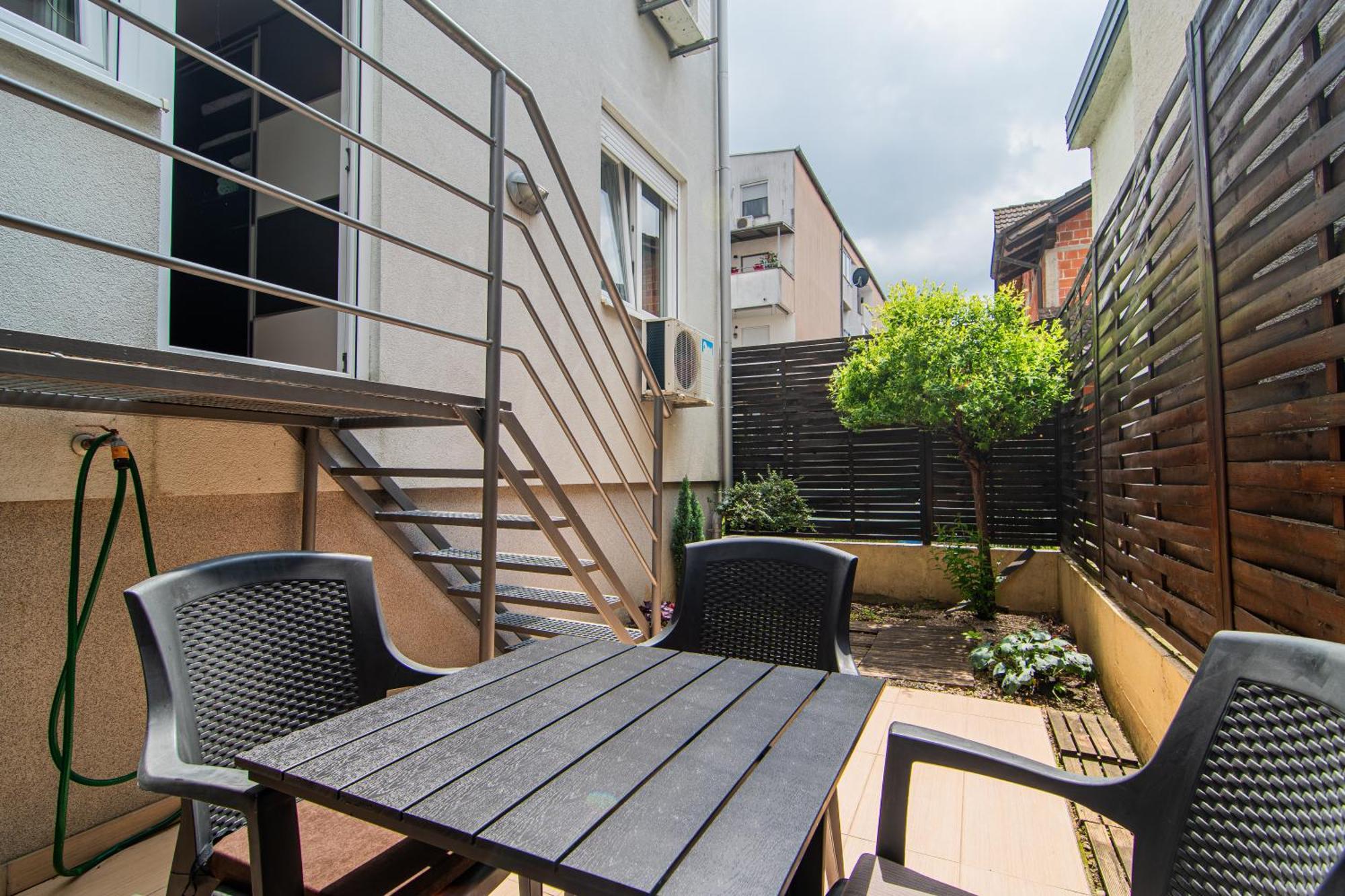 Flexible Selfcheckins 97 - Zagreb - Garden - Parking- Loggia - 2 Bedrooms Esterno foto