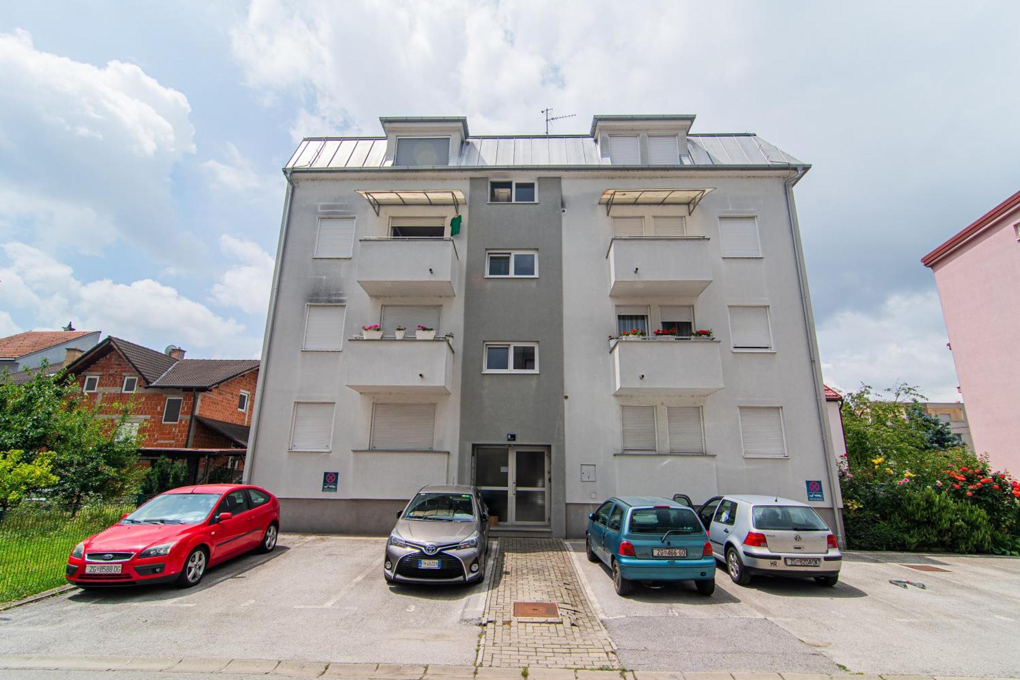 Flexible Selfcheckins 97 - Zagreb - Garden - Parking- Loggia - 2 Bedrooms Esterno foto