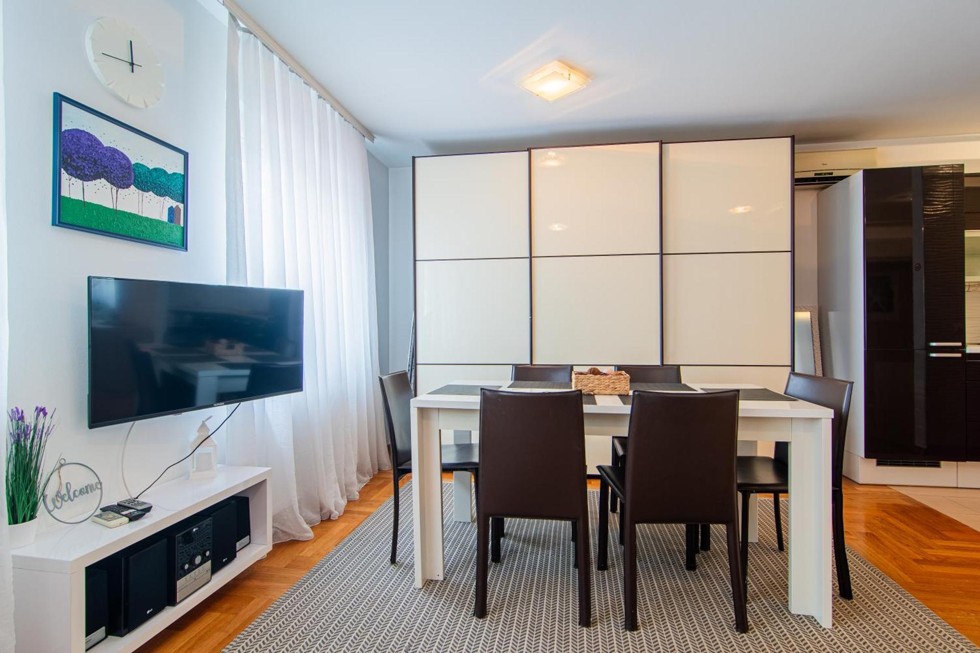Flexible Selfcheckins 97 - Zagreb - Garden - Parking- Loggia - 2 Bedrooms Esterno foto