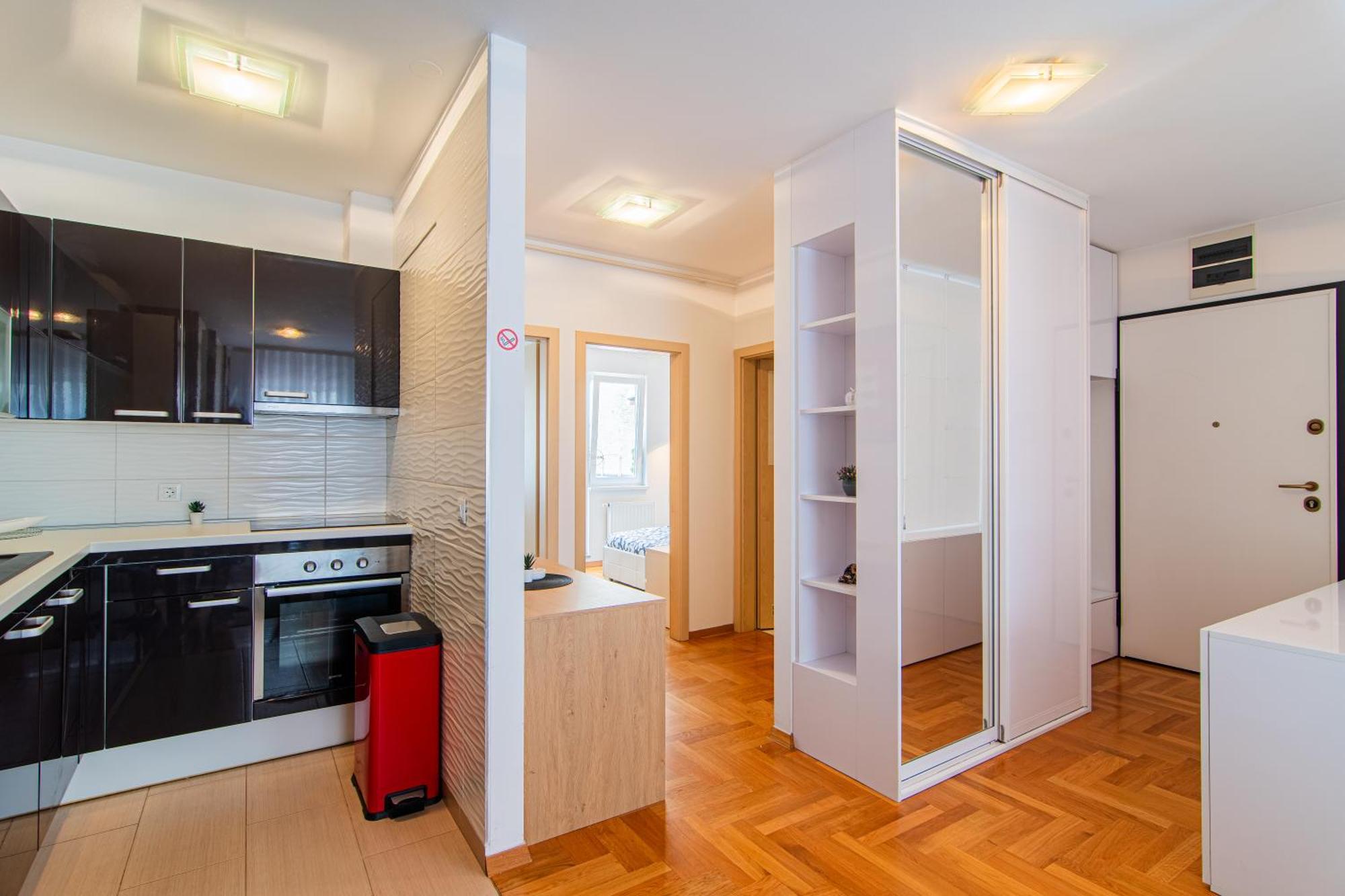 Flexible Selfcheckins 97 - Zagreb - Garden - Parking- Loggia - 2 Bedrooms Esterno foto