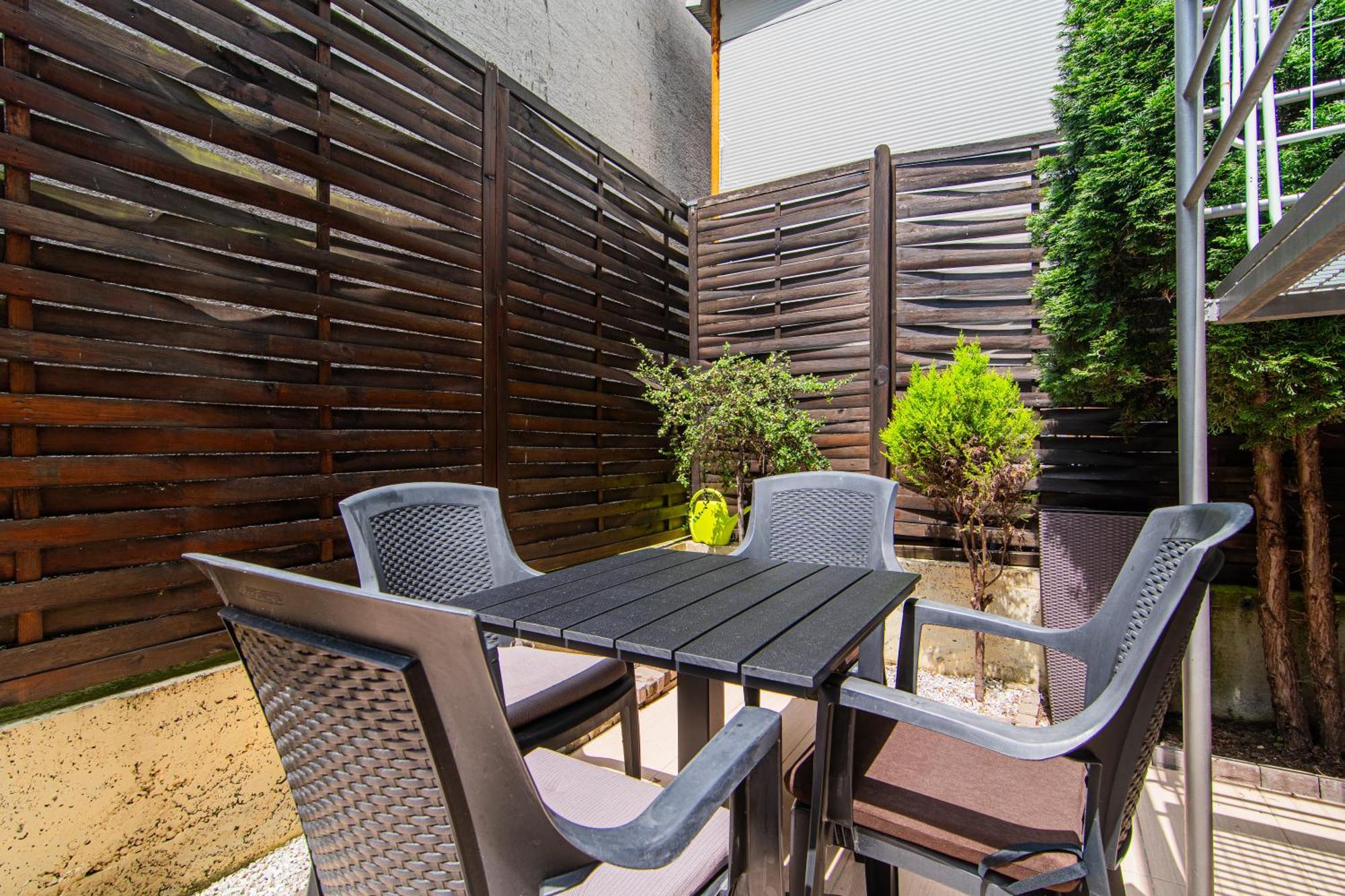 Flexible Selfcheckins 97 - Zagreb - Garden - Parking- Loggia - 2 Bedrooms Esterno foto