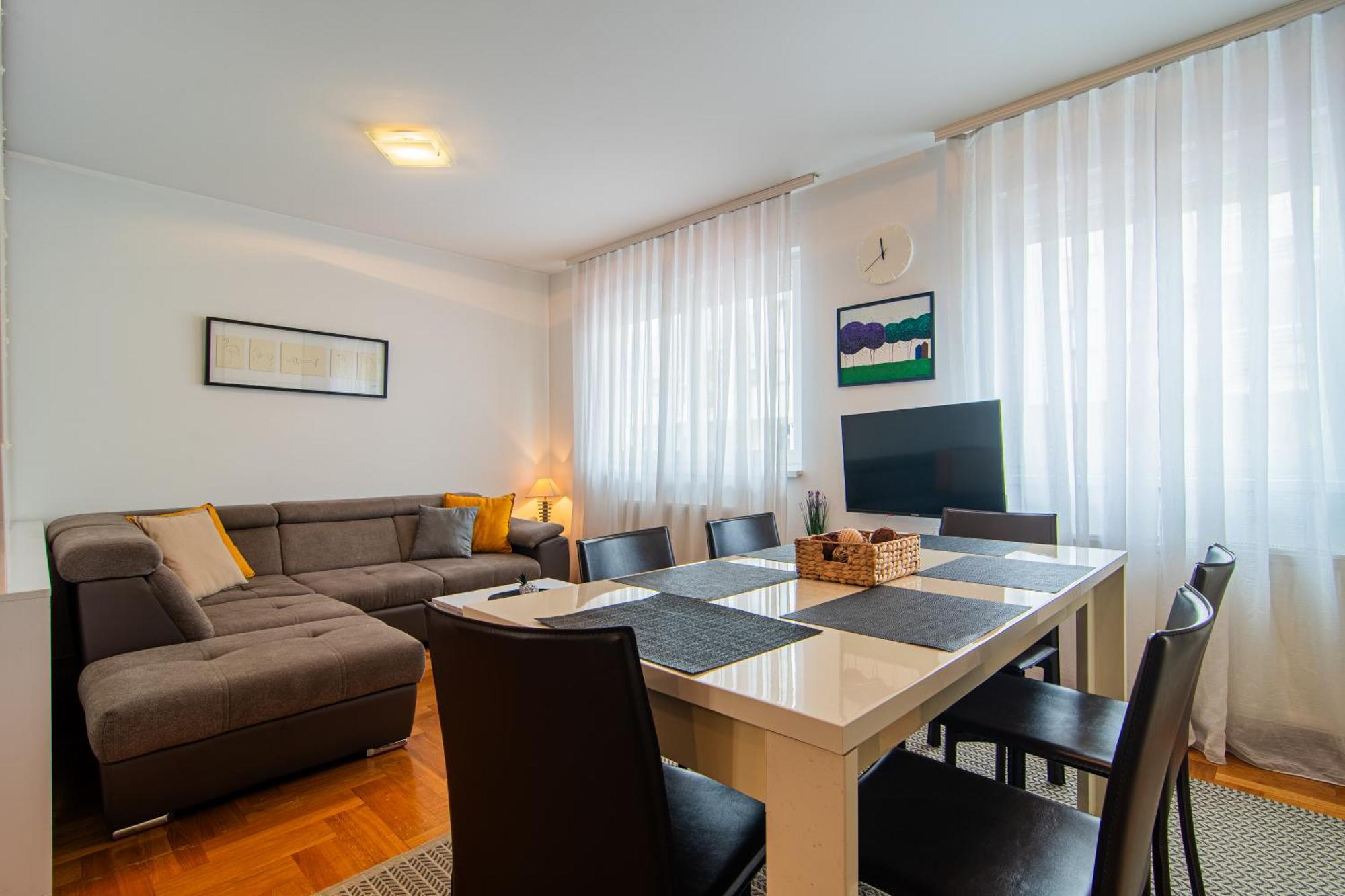 Flexible Selfcheckins 97 - Zagreb - Garden - Parking- Loggia - 2 Bedrooms Esterno foto